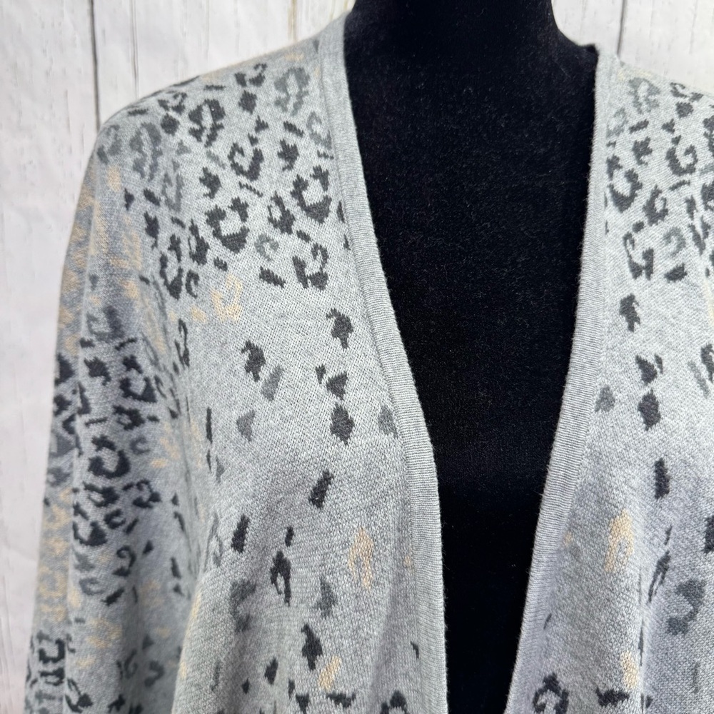 Cabi Leopard Print Open Front Poncho Gray O/S Coz… - image 2